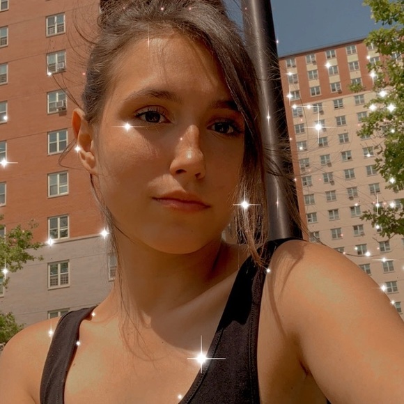 Meet your Posher, Emmy - Picture 1 of 1